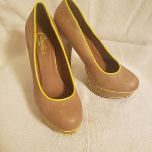 Candie's tan heels size 6